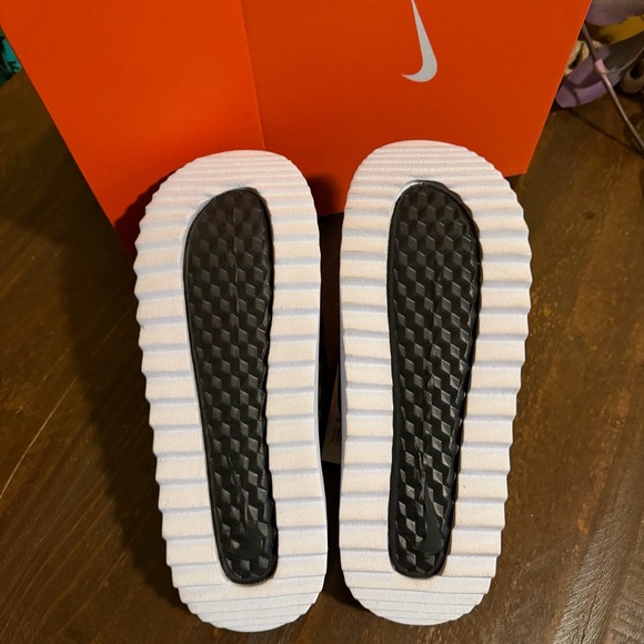 NEW Nike Asuna Black Slide Sandals In Box - 9M - Picture 6 of 9
